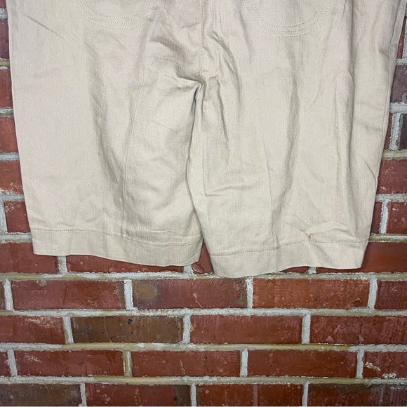 Cato Women's Khaki Dressy Bermuda Plus Shorts Size 16 - Picture 6 of 8